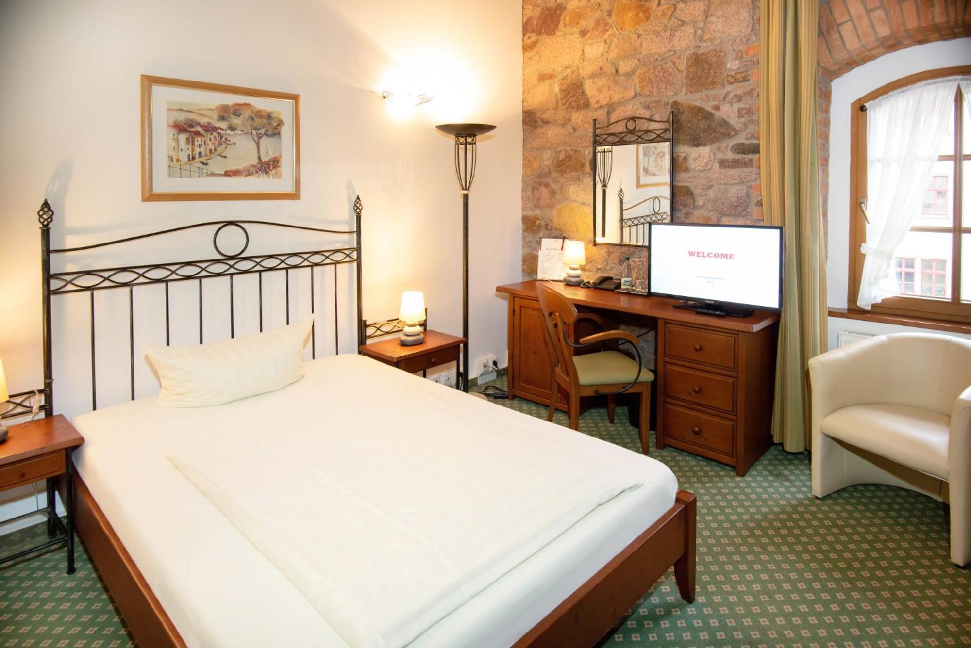 Ankerhof Hotel Хале Екстериор снимка