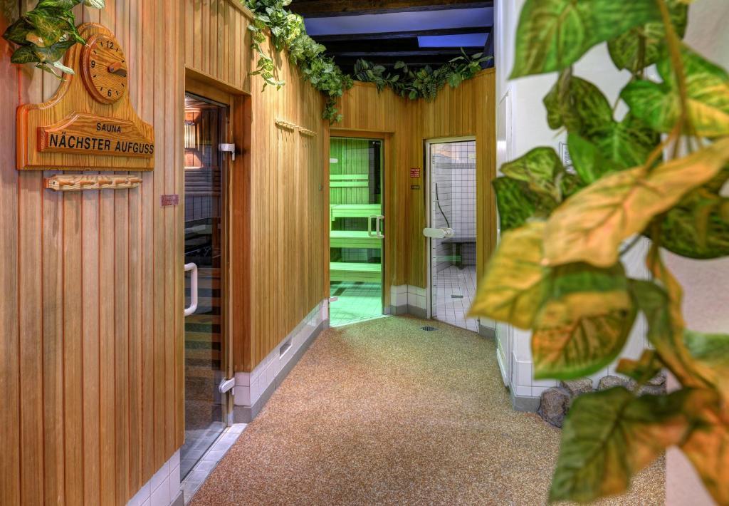 Ankerhof Hotel Хале Екстериор снимка